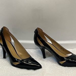 Michael Kors pump navy 10 W. 3 inch heal.
